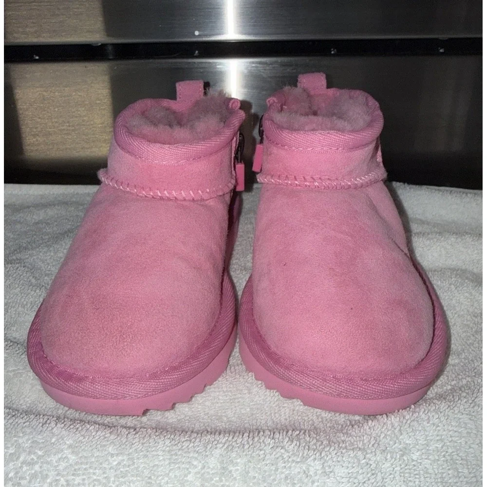Uggs Classic Ultra Mini  Pink Boots Youth Girls Size 9‎